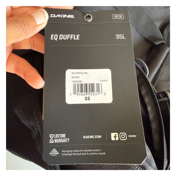 DAKINE PACKABLE EQ Duffel 35L Black Travel Gym CarryOn Shoulder Bag New W/TAGS - Picture 3 of 16